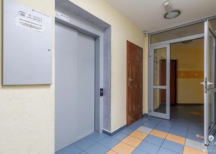 Port Towarowa 17 Z Garażem By Jantar