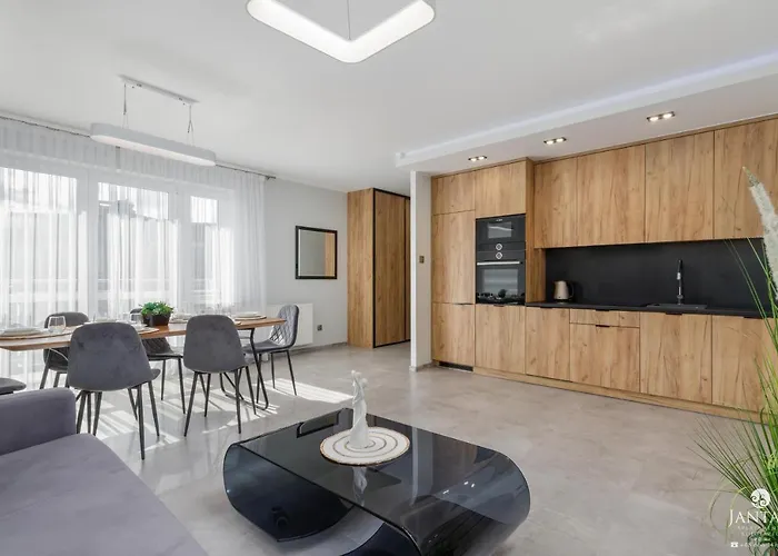 Port Towarowa 17 Z Garażem By Jantar