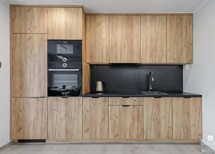 Port Towarowa 17 Z Garazem By Jantar * Колобжег